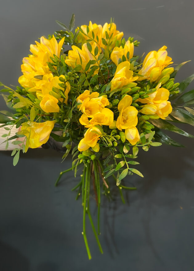 Buchet "Frezii Galbene" - Image 2